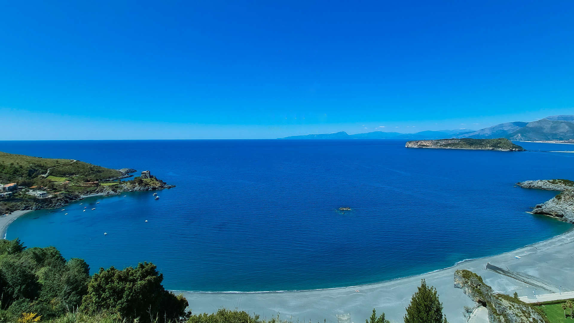 facendovi scoprire le meraviglie naturali di queste terre